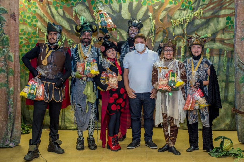 Teatro Lajinha participaçao do Prefeito Joao Rosendo