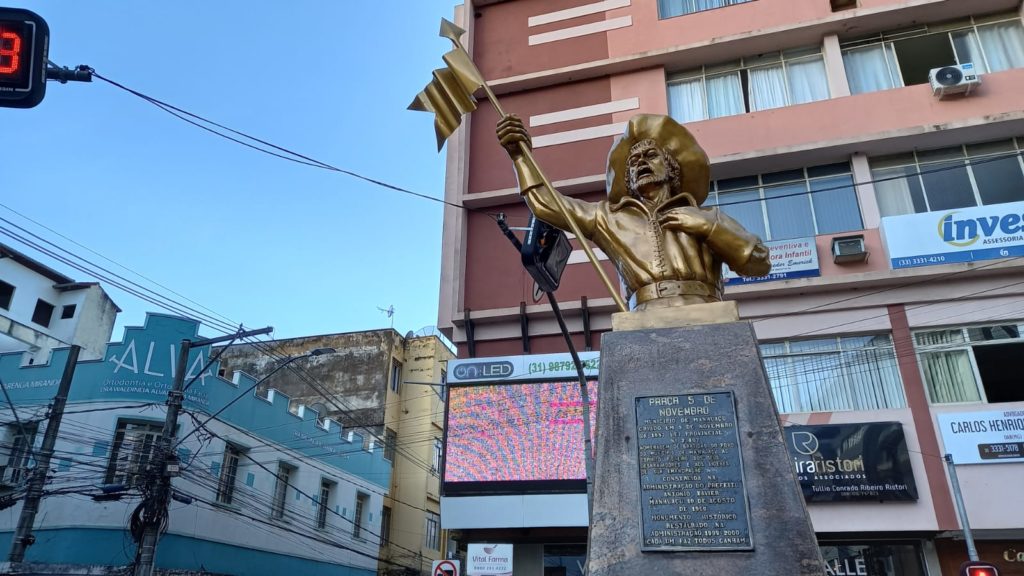 Monumento Pioneiros Bandeirante Manhuaçu