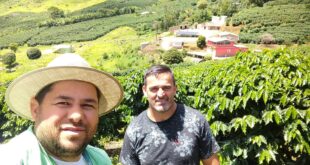 Cafe Rochedo Técnico de campo Jorge Araújo e produtor Marinaldo