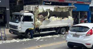 Acidente Caminhao Av Tancredo Neves Manhuaçu