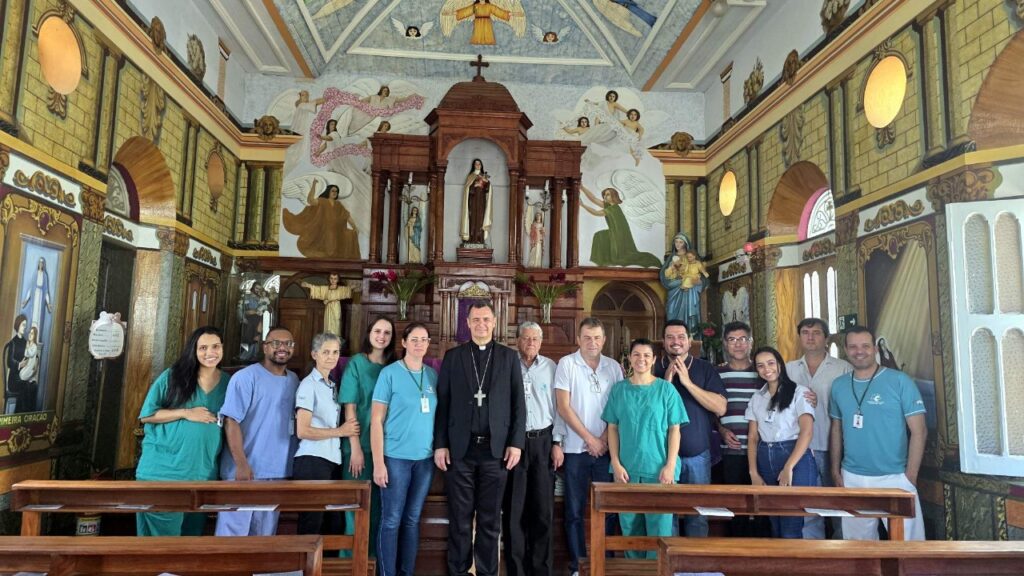 Bispo Dom Juarez visita HCL Manhuacu (2)