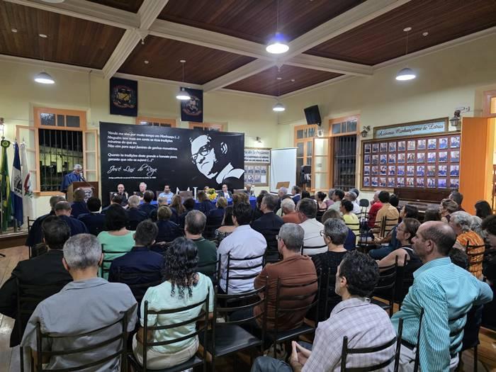 Posse Academia Manhuacuense Letras 2026